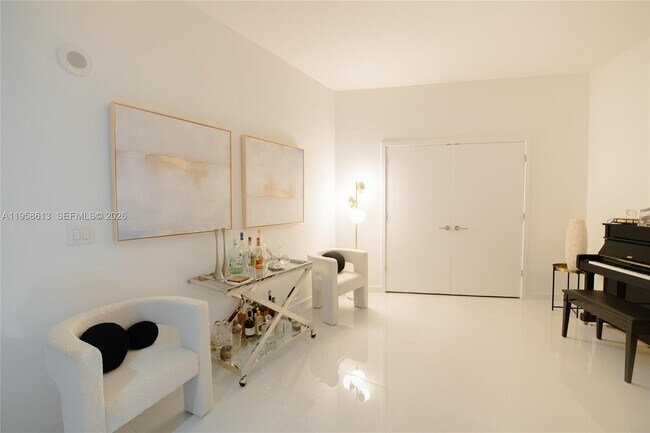 Building Photo - 851 NE 1st Ave