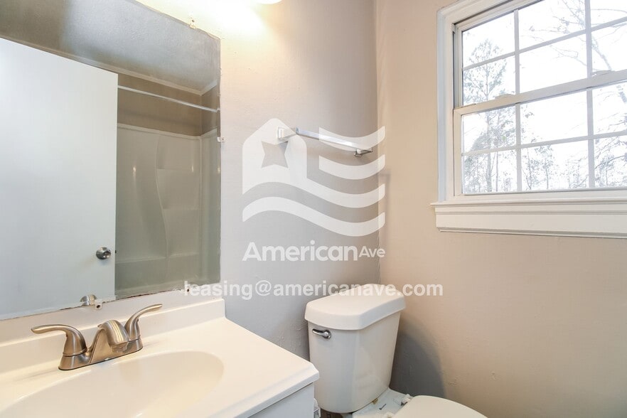 Building Photo - 1205 Widgean Dr