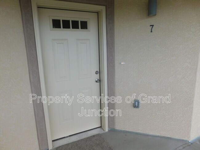 Primary Photo - 668 Brookwillow Dr