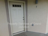 Building Photo - 668 Brookwillow Dr