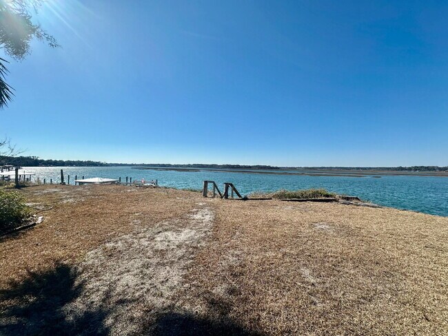 Building Photo - Four Bedroom Waterfront Home on the May River!