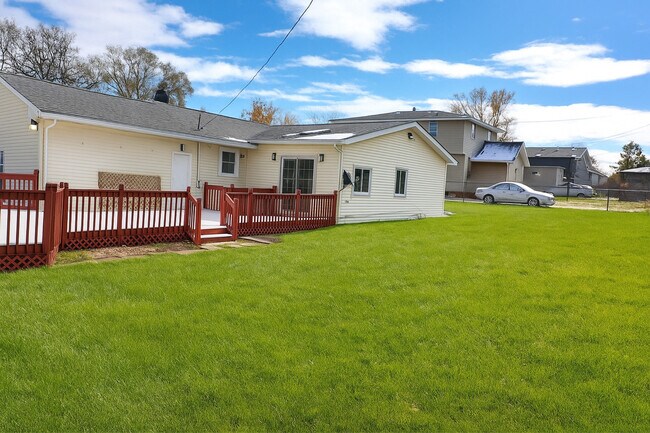 Building Photo - 1317 Fairview Ave