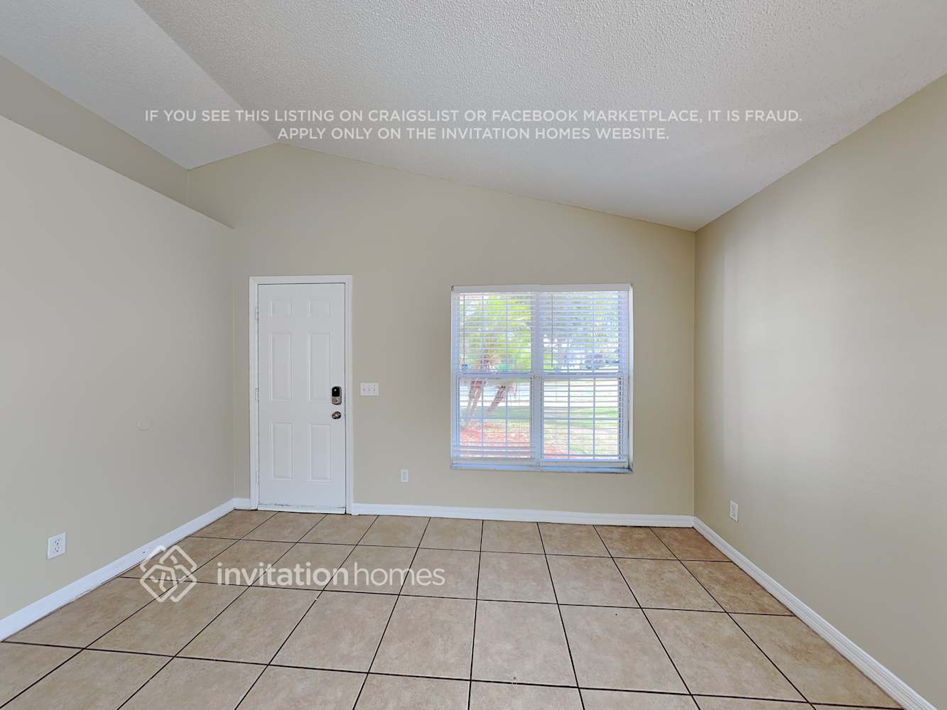 Building Photo - 9624 Hollyhill Dr