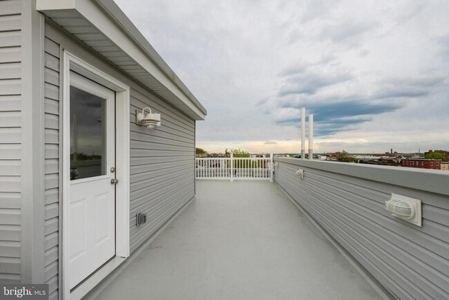 Building Photo - 2530 N Howard St