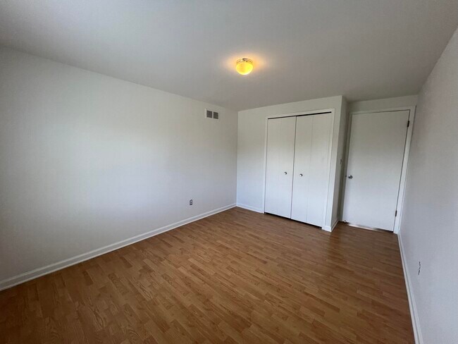Building Photo - 4033 Ramblewood Dr