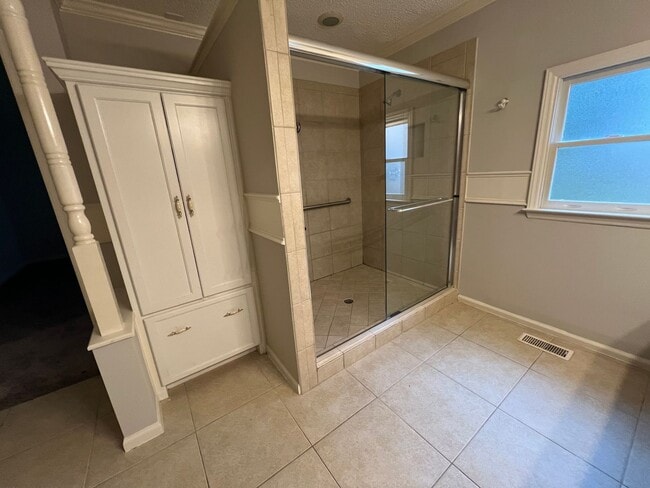 Building Photo - 4 Bedroom 2.5 Bathroom House for rent in Cary NC