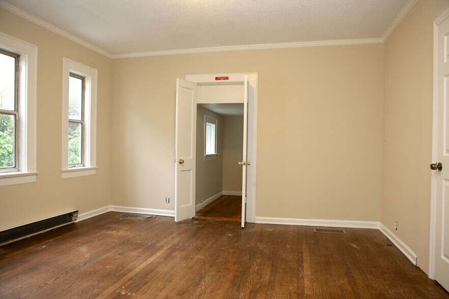 Building Photo - 1806 Walker Ave