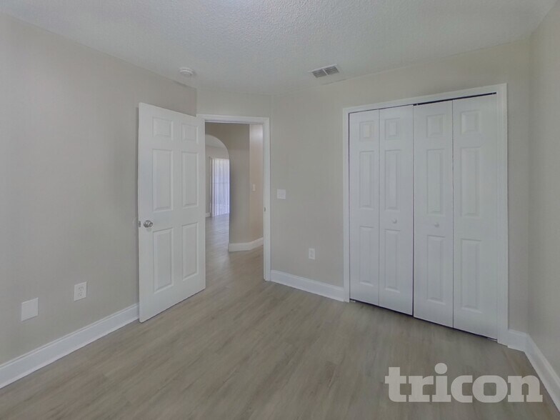 Building Photo - 906 Dartmouth Ct