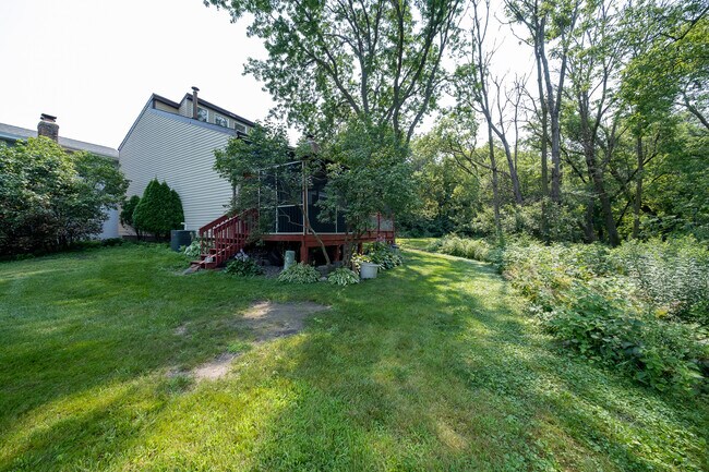 Building Photo - 3477 Pilgrim Ln N