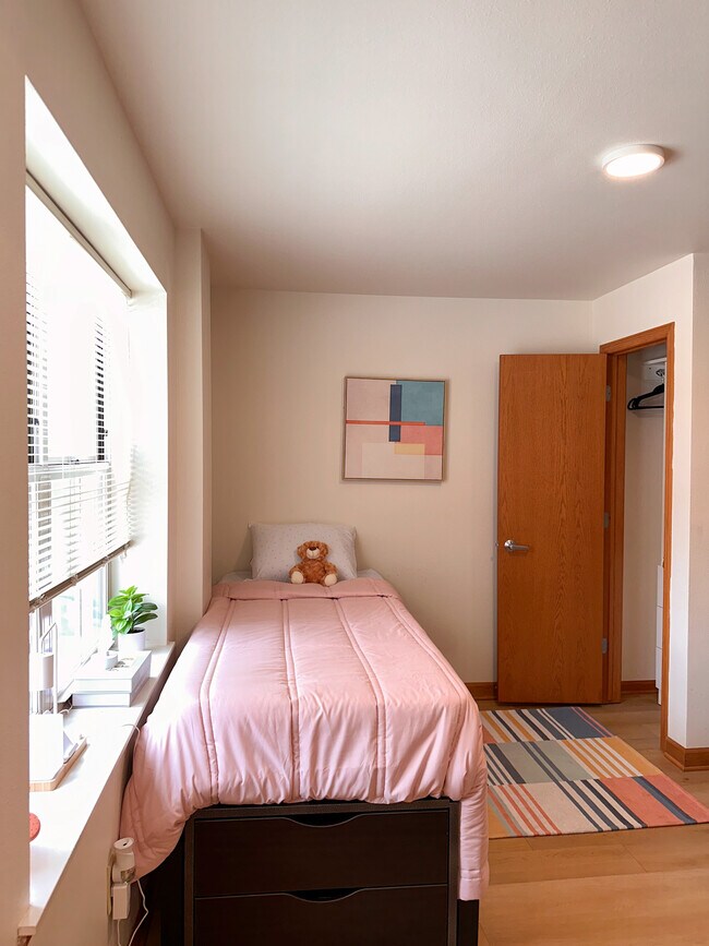 Model Unit-Studio - Varsity Campus Apartments