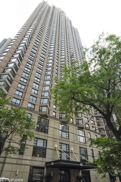 Primary Photo - 401 E Ontario St