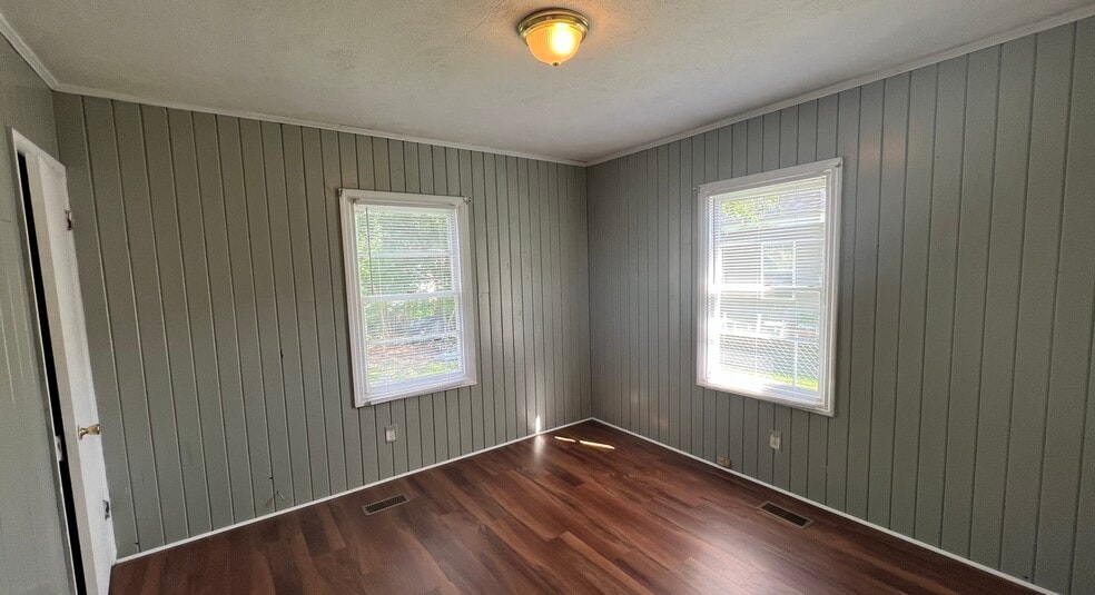 2nd Bedroom - 1010 Lynch St