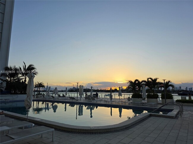 Building Photo - 1000 West Ave