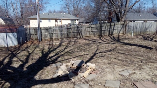 Building Photo - AVAILABLE! Beautiful 3 Bedroom Home in Nor...