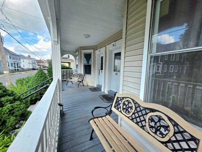 Building Photo - 32 Burtt St