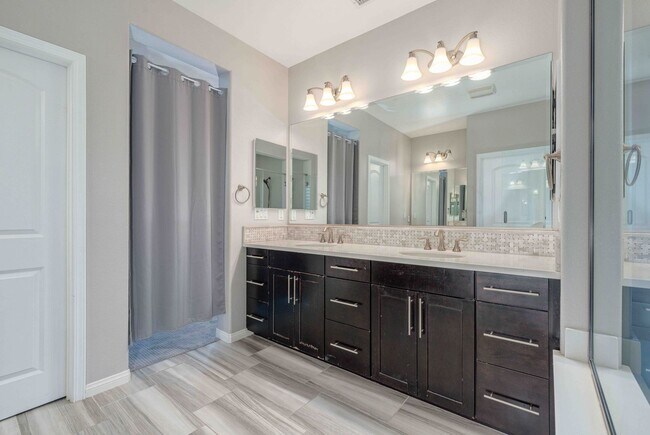 Building Photo - Expansive Portola Springs 4 Bedroom Home