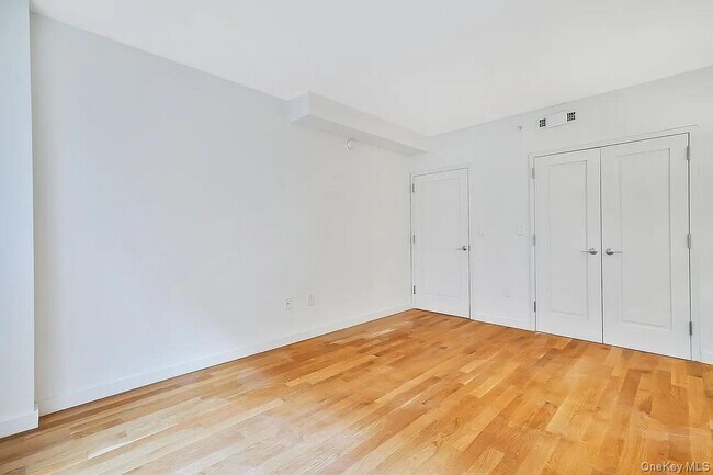 Building Photo - 106-20 70th Ave
