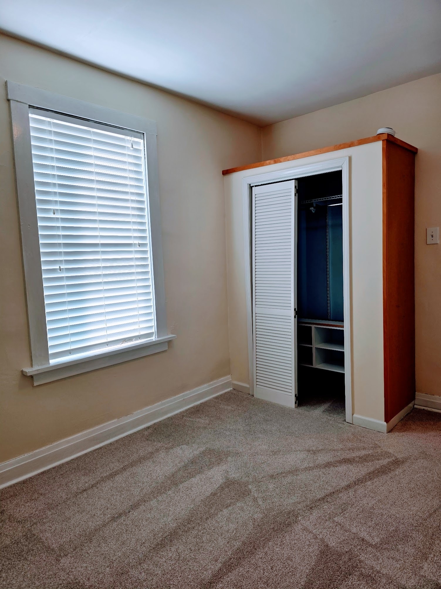2nd bedroom - 5229 Lansdowne Ave