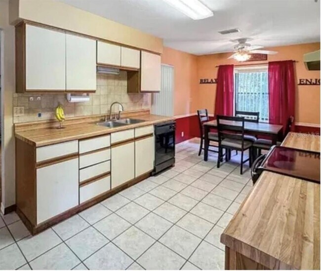 Building Photo - 7 Teak Ct