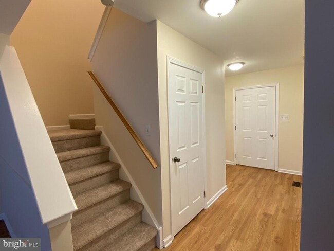 Building Photo - 116 Village Dr