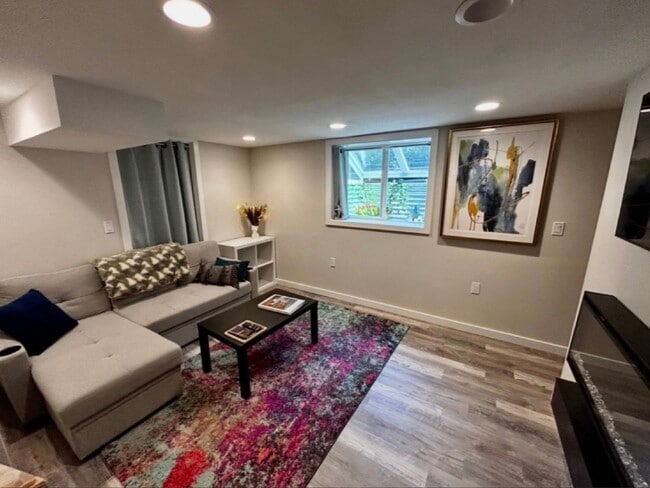Building Photo - Rich Mediterranean Style Home - Separate Living Quarters 3 Bedrooms + office, 2 Kitchens - Walkth...