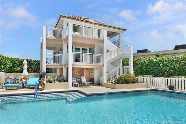 Building Photo - 1555 NE Ocean Blvd