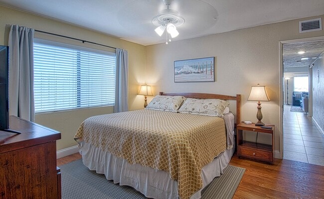 Building Photo - 414 E Oceanfront