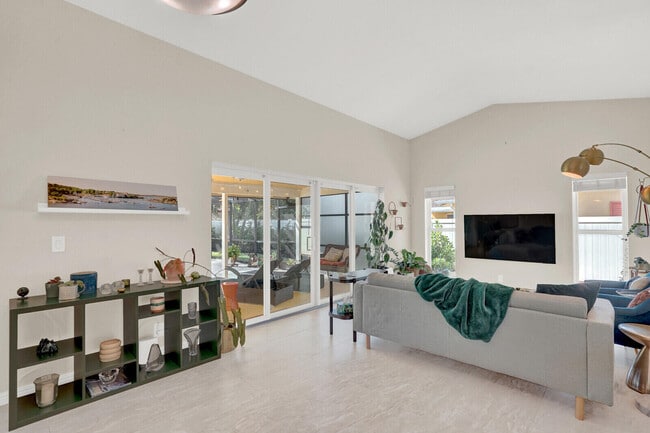 Building Photo - 1224 NW 15th St