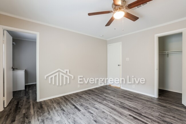 Building Photo - 11930 Greensbrook Forest Dr