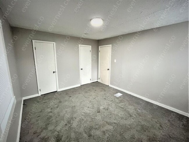 Building Photo - 445 Rockdale Dr