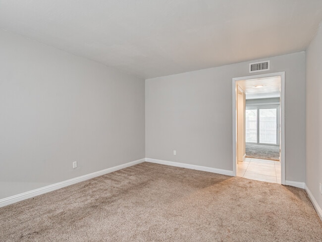 The Muntage - Living Room - The Muntage