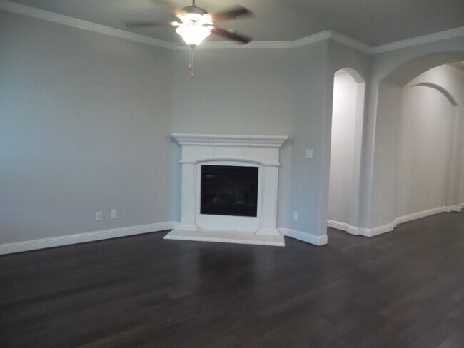 Building Photo - Honey Stop The Car