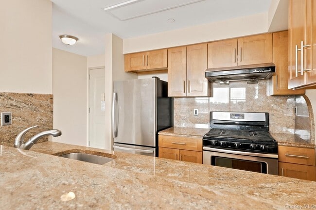 Building Photo - 40-40 75th St