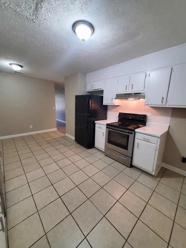 Building Photo - 245 Kimberly Way SW