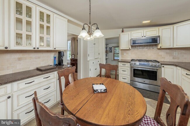 Building Photo - 416 Raritan Ave