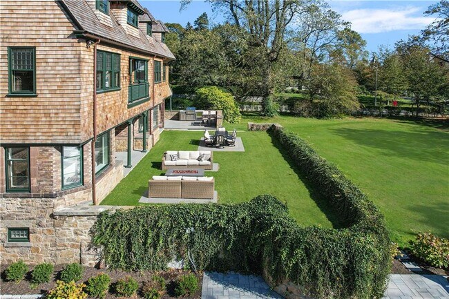 Building Photo - 7 Red Cross Ave