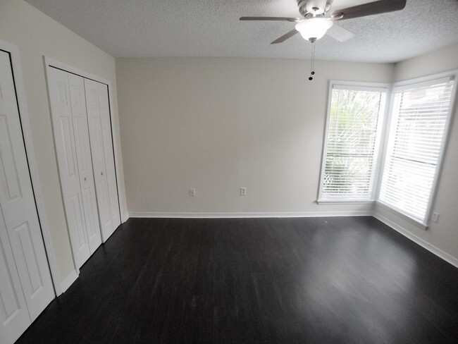 Building Photo - Fabulous  2/2 Condo @ Winter Park x  Rent ...