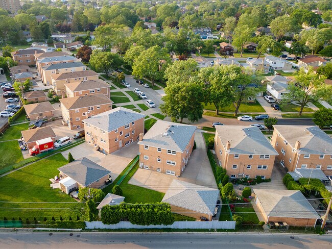 Building Photo - 8063 W Churchill Ave