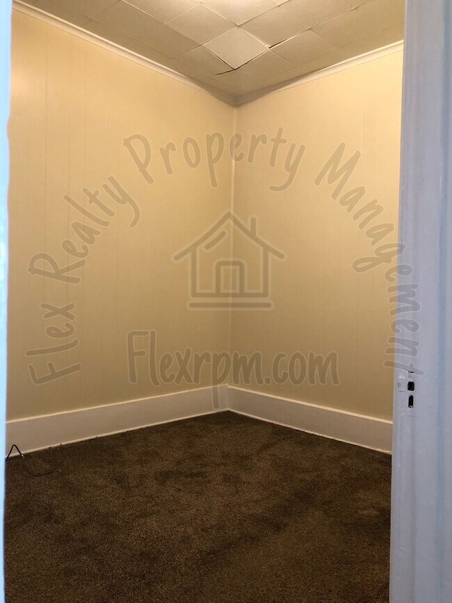 Building Photo - ***HALF OFF 1ST MONTH RENT***