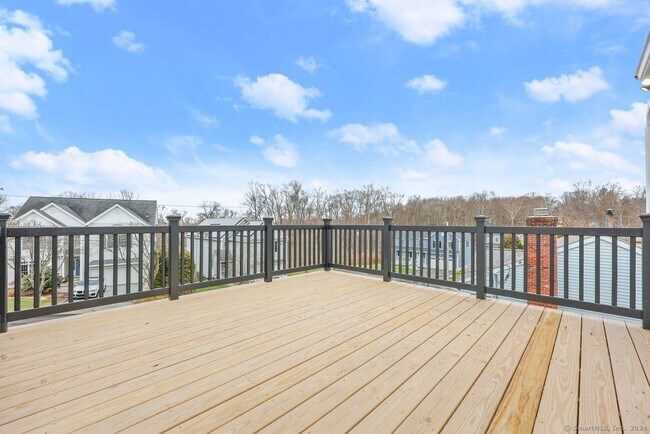 Building Photo - 141 Ridgewood Dr