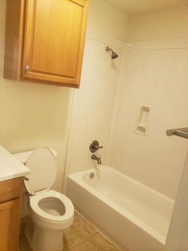 Building Photo - 712 Sharp St