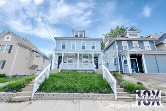Building Photo - 205 N 22nd St