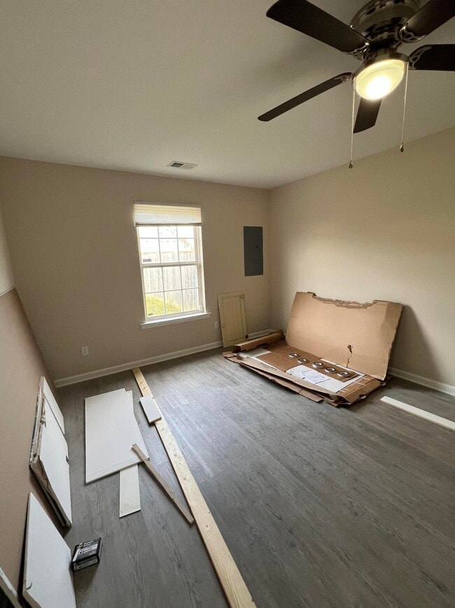 Building Photo - 601 Sherard Cir