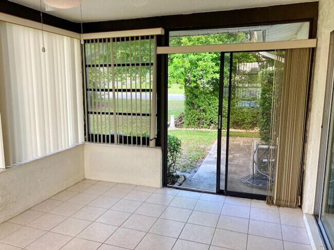 Building Photo - 2 bedroom, 1.5 bath home with carport