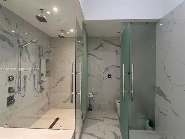 Building Photo - 5500 Island Estates Dr