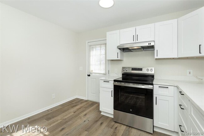 Building Photo - 2116 Garfield St