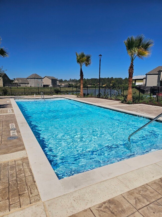 Building Photo - 18700 Crescent Trails Cir