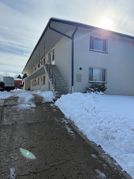 Building Photo - 87 E 4th Ave