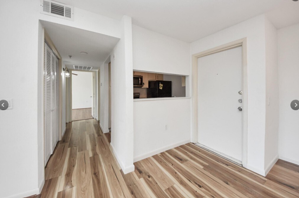 Building Photo - 10110 Forum West Dr