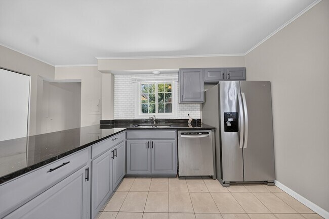 Building Photo - 415 Shabbona Dr